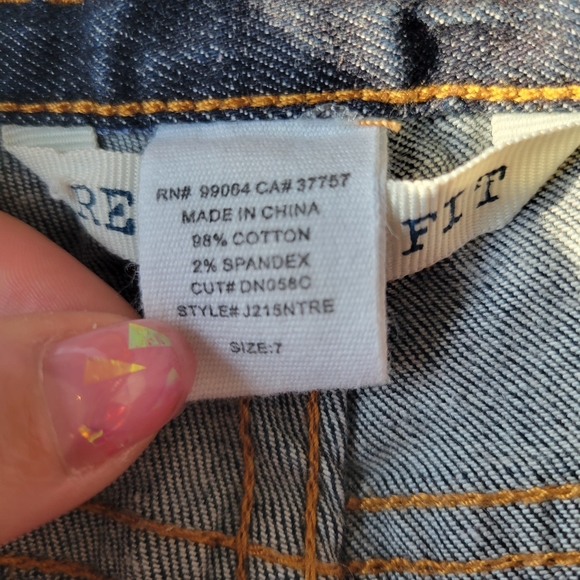 Billabong Mid-rise Jean Shorts - Picture 3 of 3